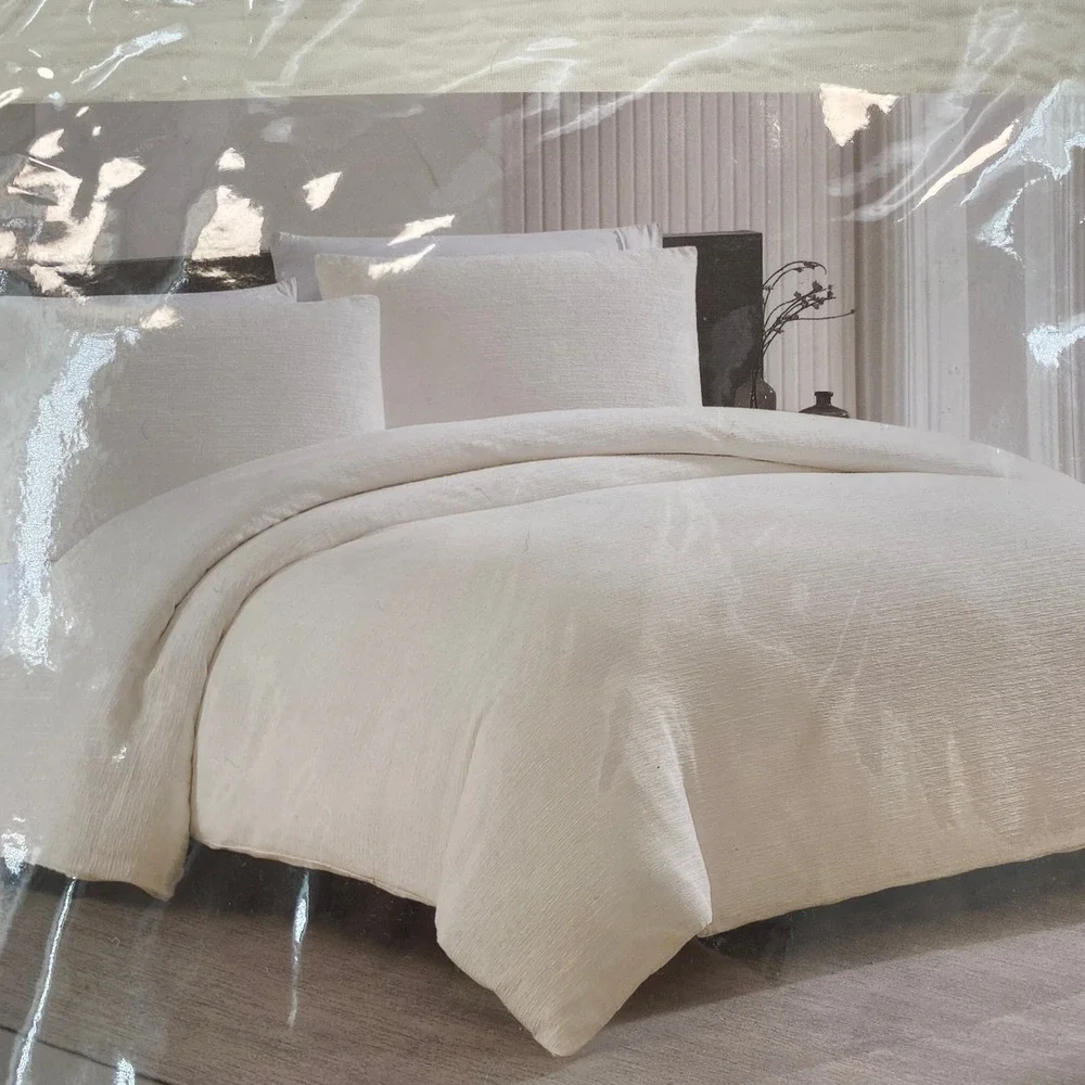 Vera Wang Duvet Set Queen White Crinkle Textured Modern Luxury Minamalist Chic